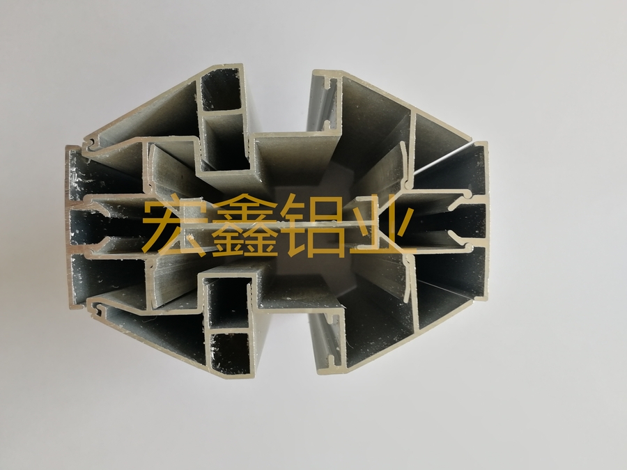 隔断1